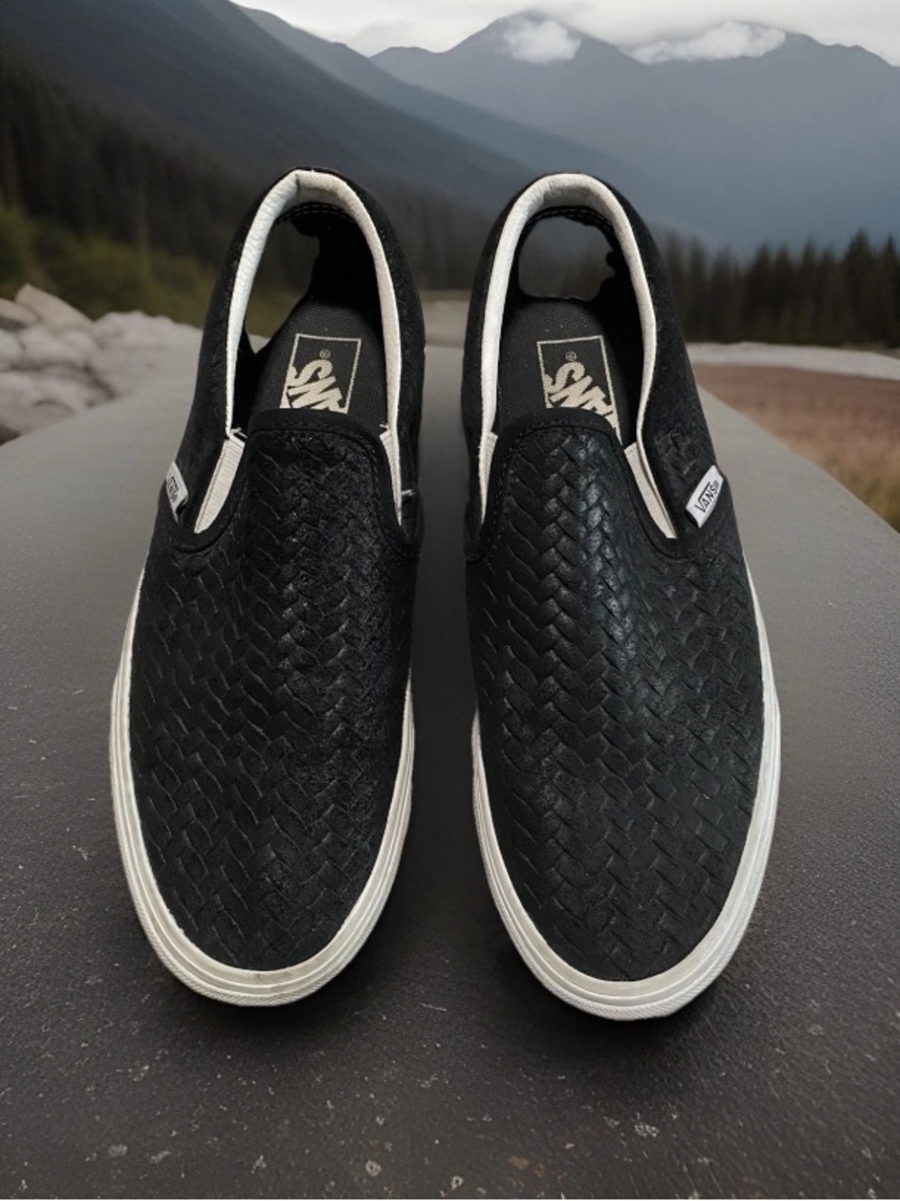 Vans platform slip on Woven Leather sneakers. Unisex Men 6.5, ladies 8